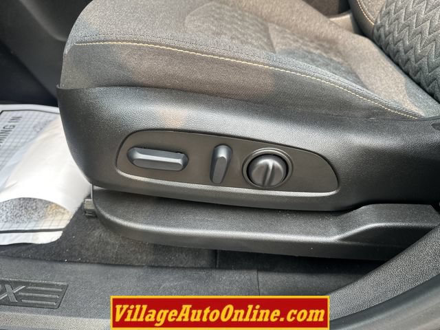 Used 2022 Chevrolet Equinox LT w/ Driver Convenience Package AWD/4WD image 16