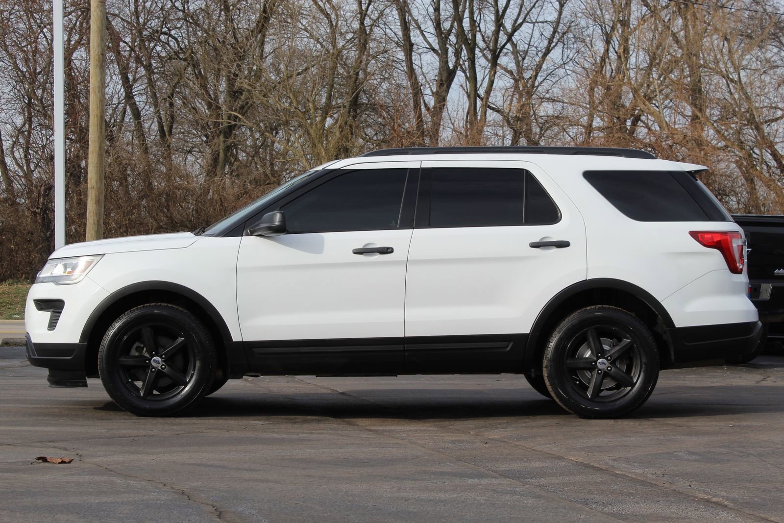 Used 2019 Ford Explorer 4WD w/ Class III Trailer Tow Package image 4