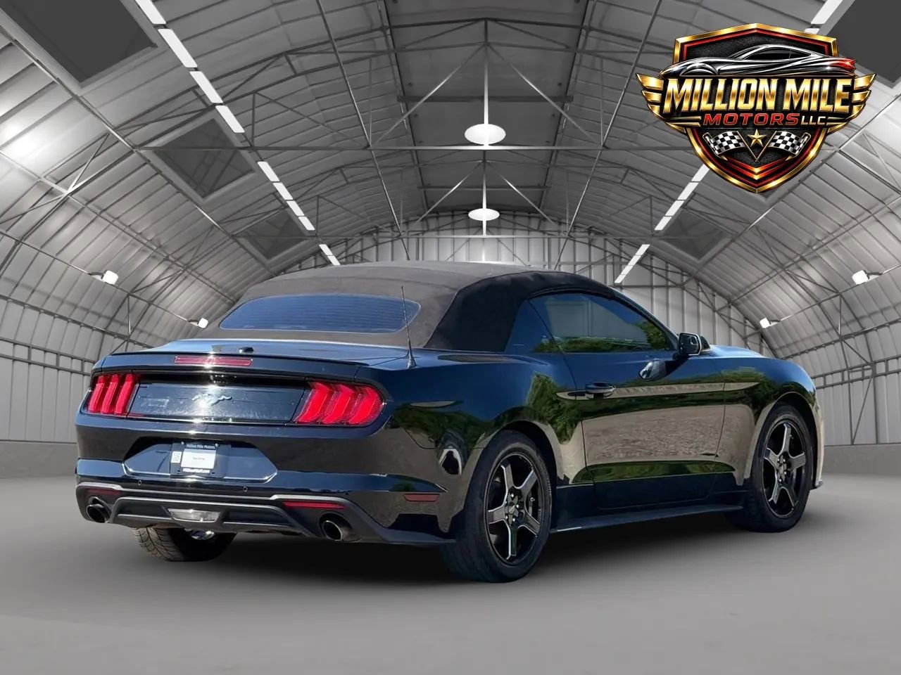 Used 2018 Ford Mustang Premium RWD image 9