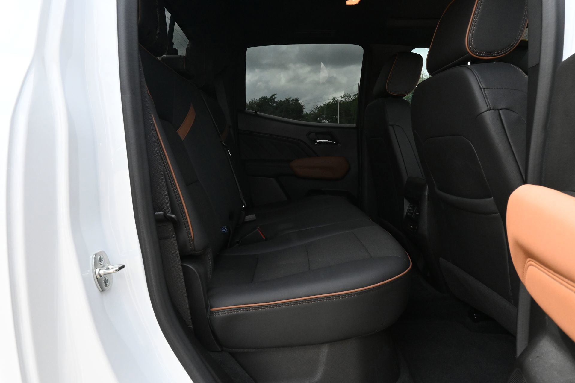 Used 2024 GMC Canyon AT4 w/ Technology Package AWD/4WD image 24
