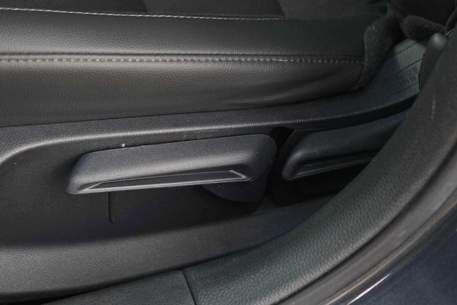 Used 2025 Honda Civic Sport image 12