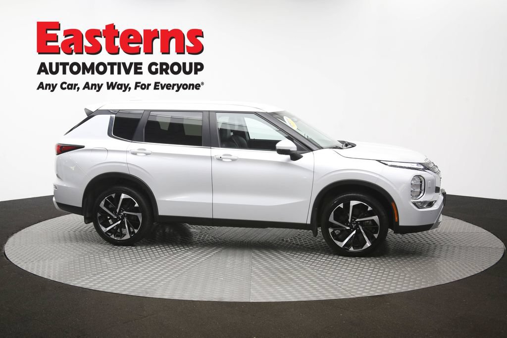 Used 2024 Mitsubishi Outlander SE AWD/4WD image 45