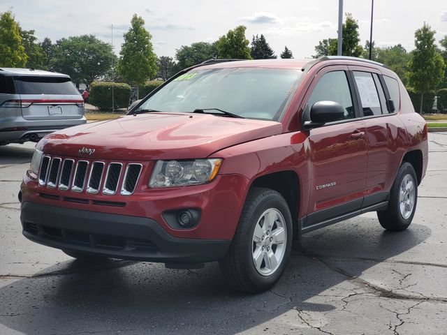 Used 2013 Jeep Compass Latitude FWD image 2
