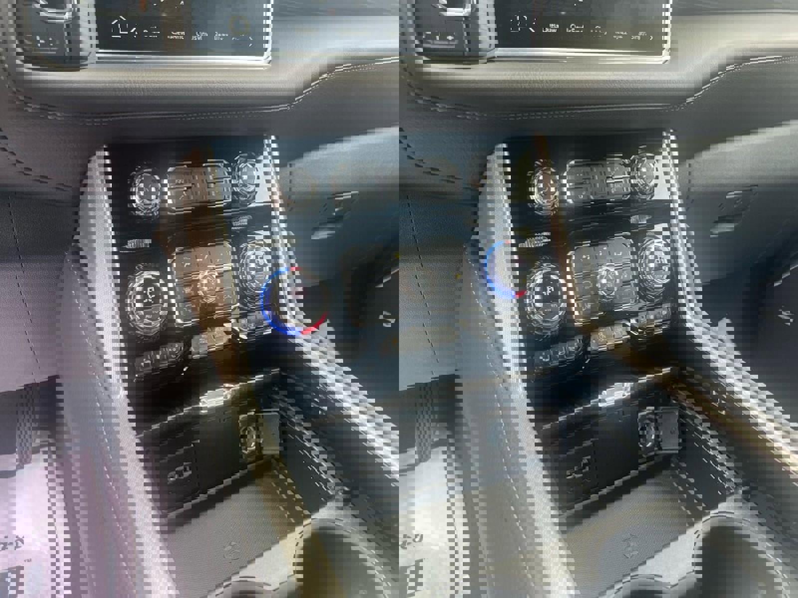 Used 2022 GMC Yukon XL Denali w/ Denali Premium Package image 19