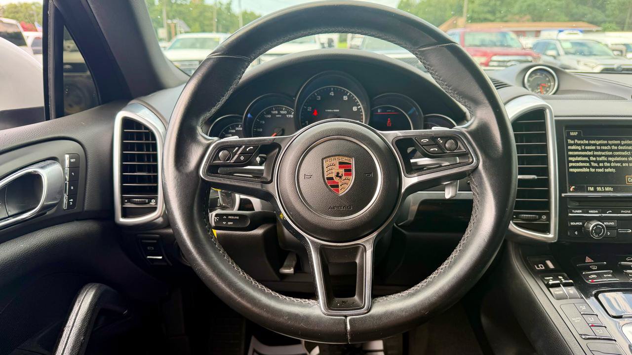 Used 2016 Porsche Cayenne AWD/4WD image 25