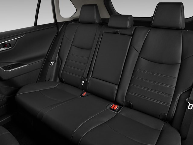 Used 2021 Toyota RAV4 XLE image 11