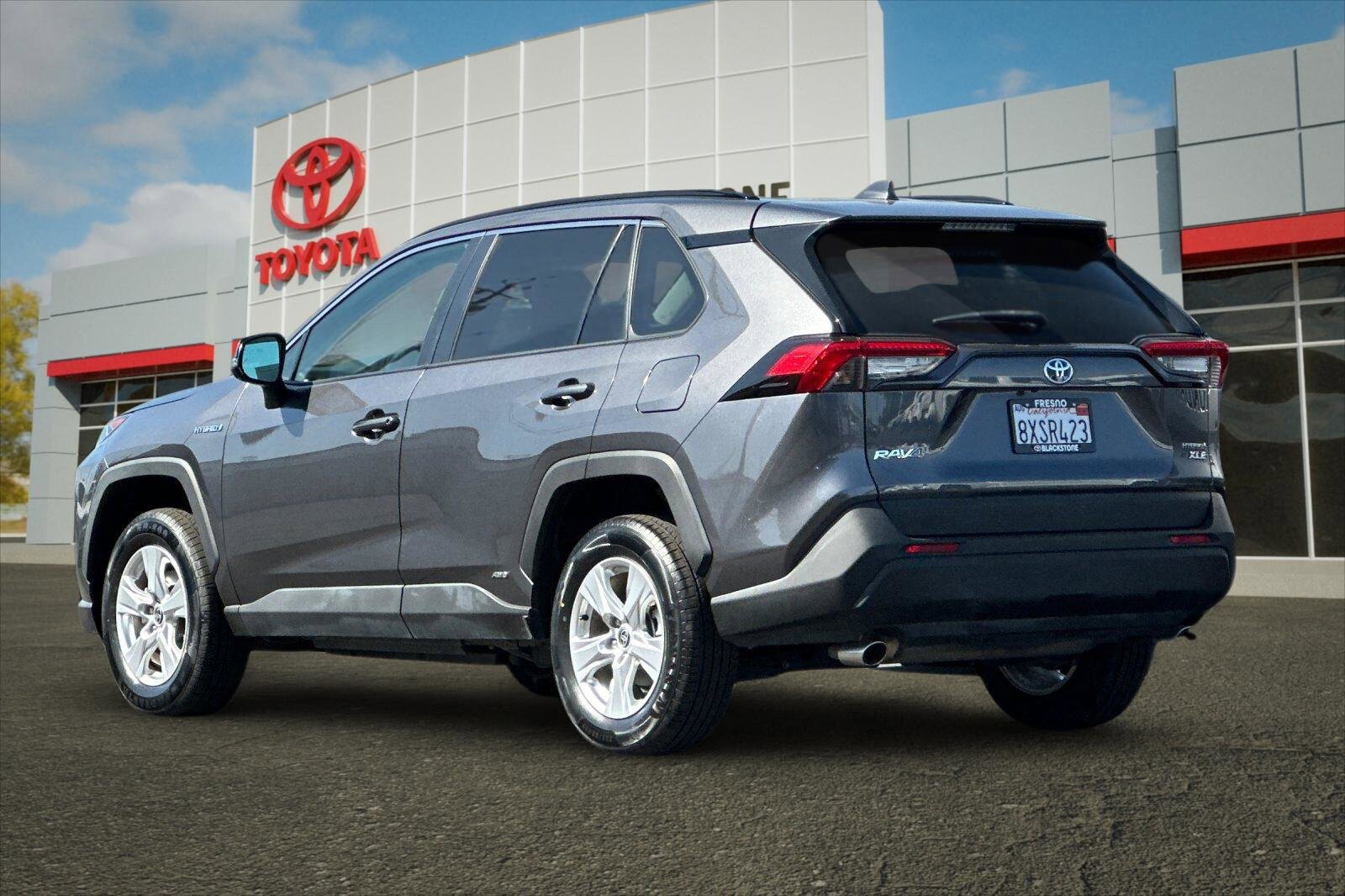 Certified 2021 Toyota RAV4 XLE w/ Convenience Package image 5