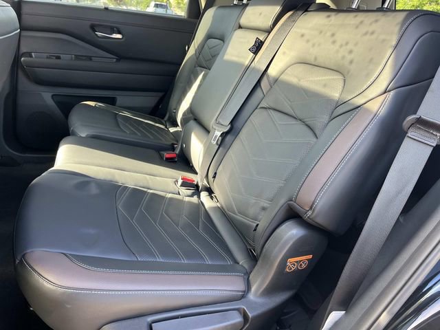 Used 2025 Nissan Pathfinder Platinum w/ Cargo Package FWD image 23
