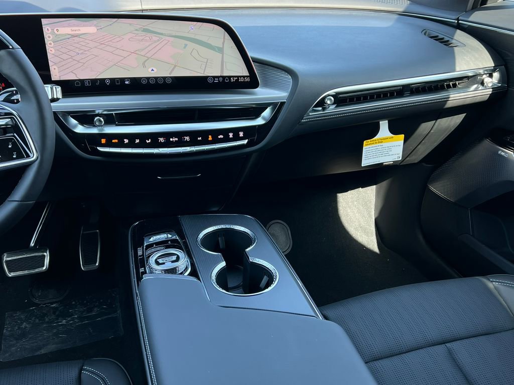 New 2026 Cadillac Lyriq V AWD/4WD image 32