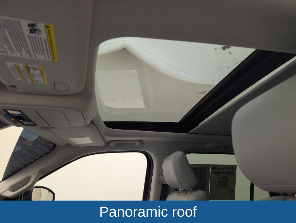 Used 2025 Ford Expedition Platinum AWD/4WD image 8