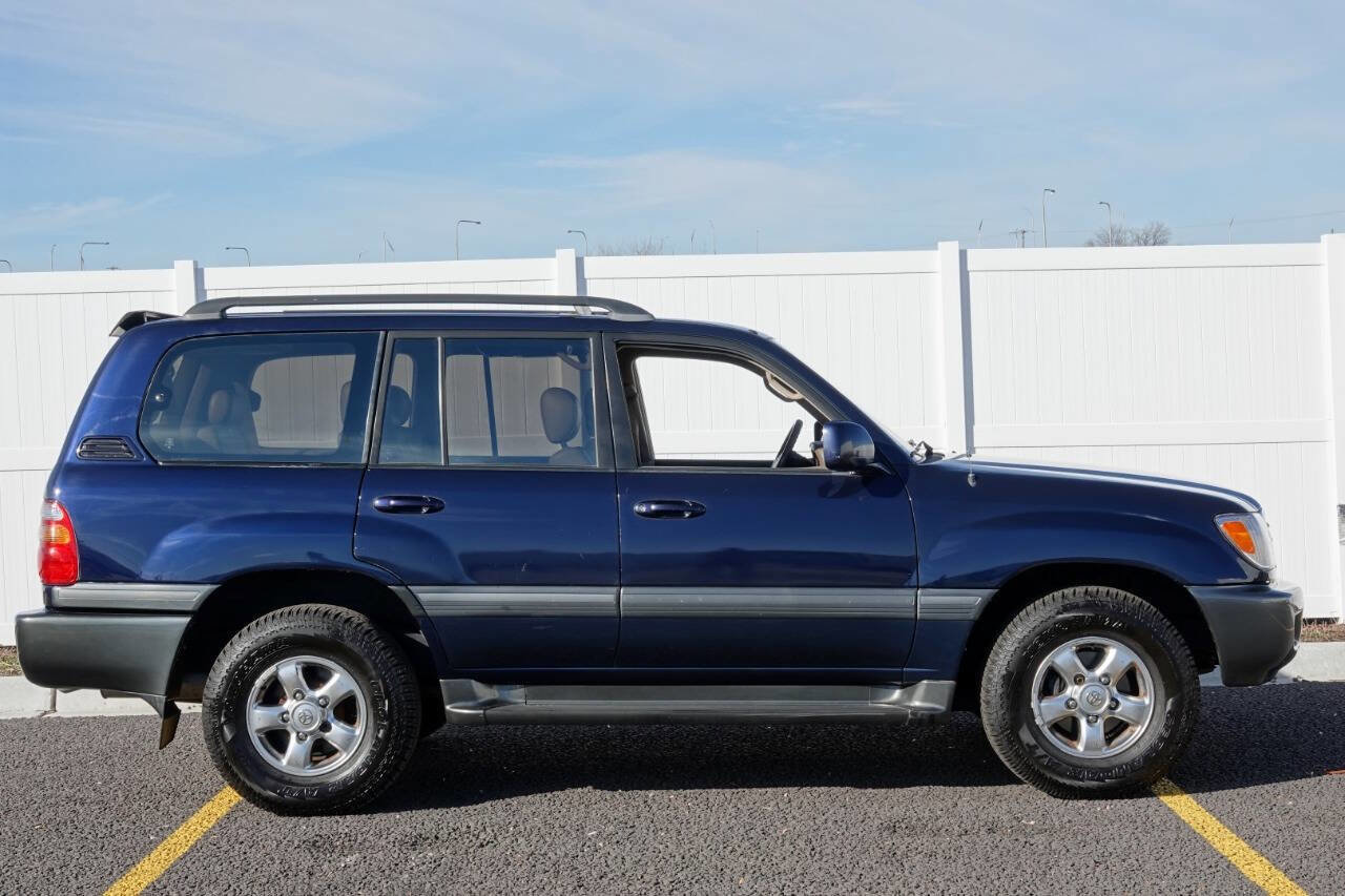 Used 2002 Toyota Land Cruiser AWD/4WD image 26