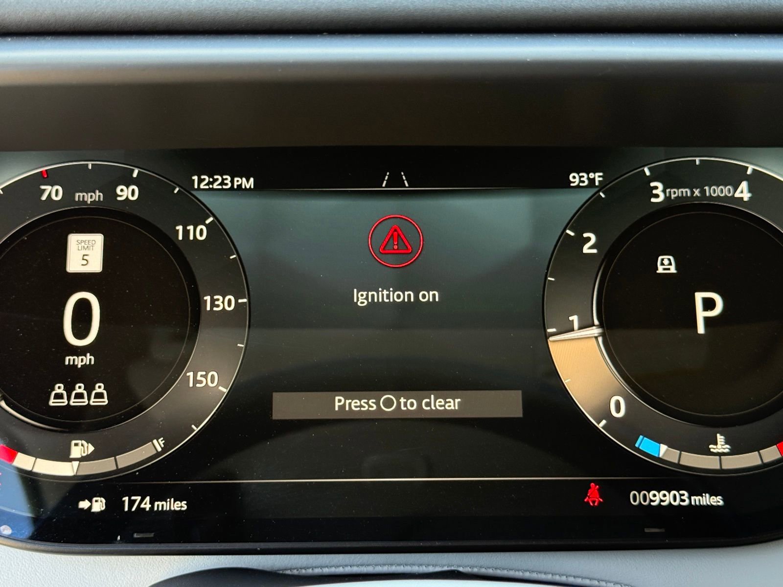 Used 2024 Land Rover Range Rover Sport SE AWD/4WD image 32