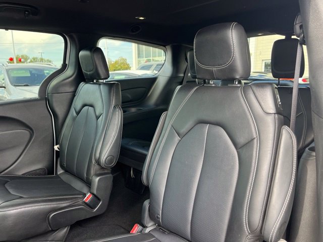 Used 2026 Chrysler Pacifica Select FWD image 38