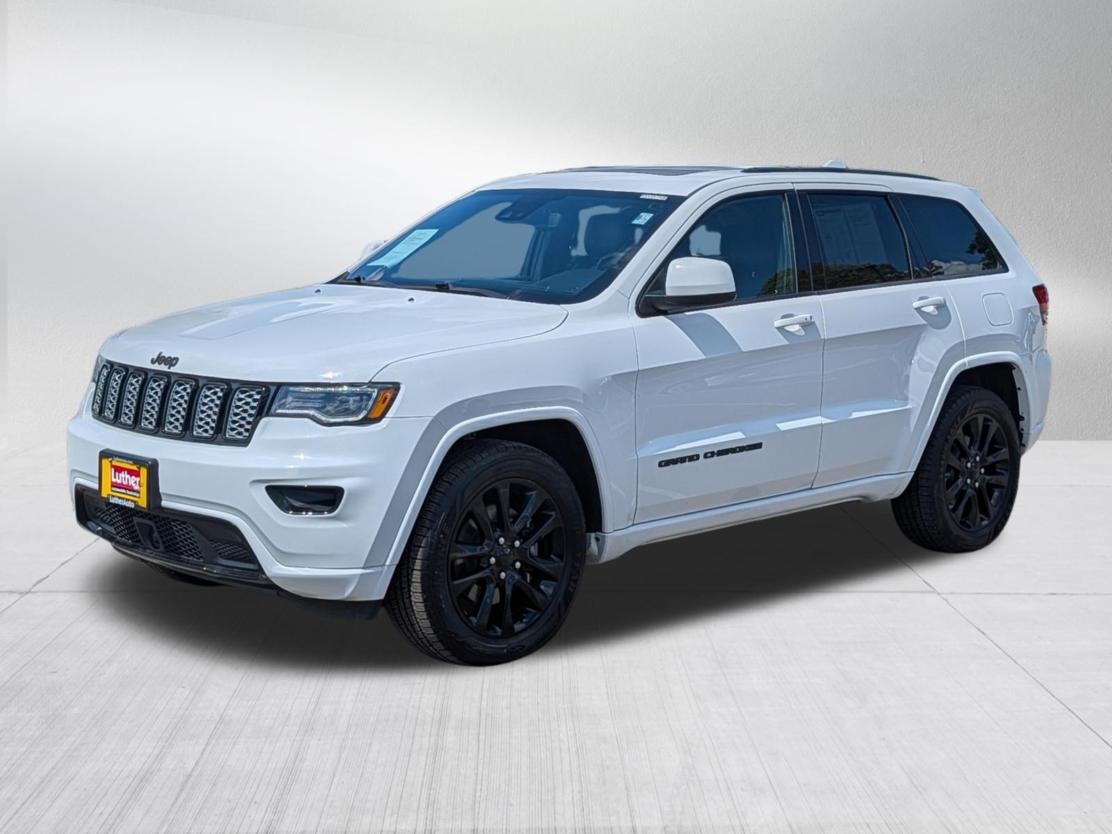 Used 2021 Jeep Grand Cherokee Laredo X AWD/4WD image 3