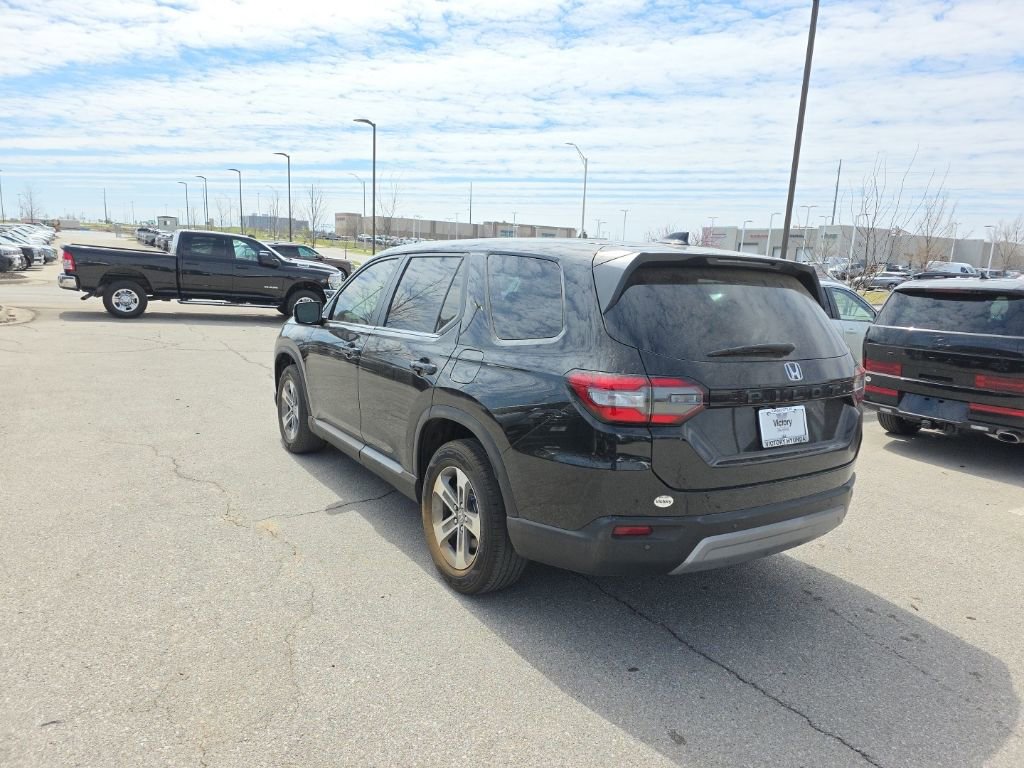 Used 2025 Honda Pilot EX-L image 7
