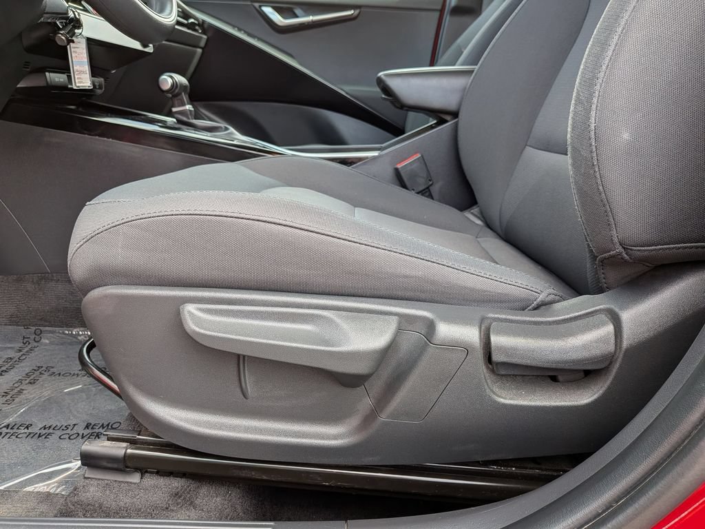 Used 2025 Kia Niro LX FWD image 14