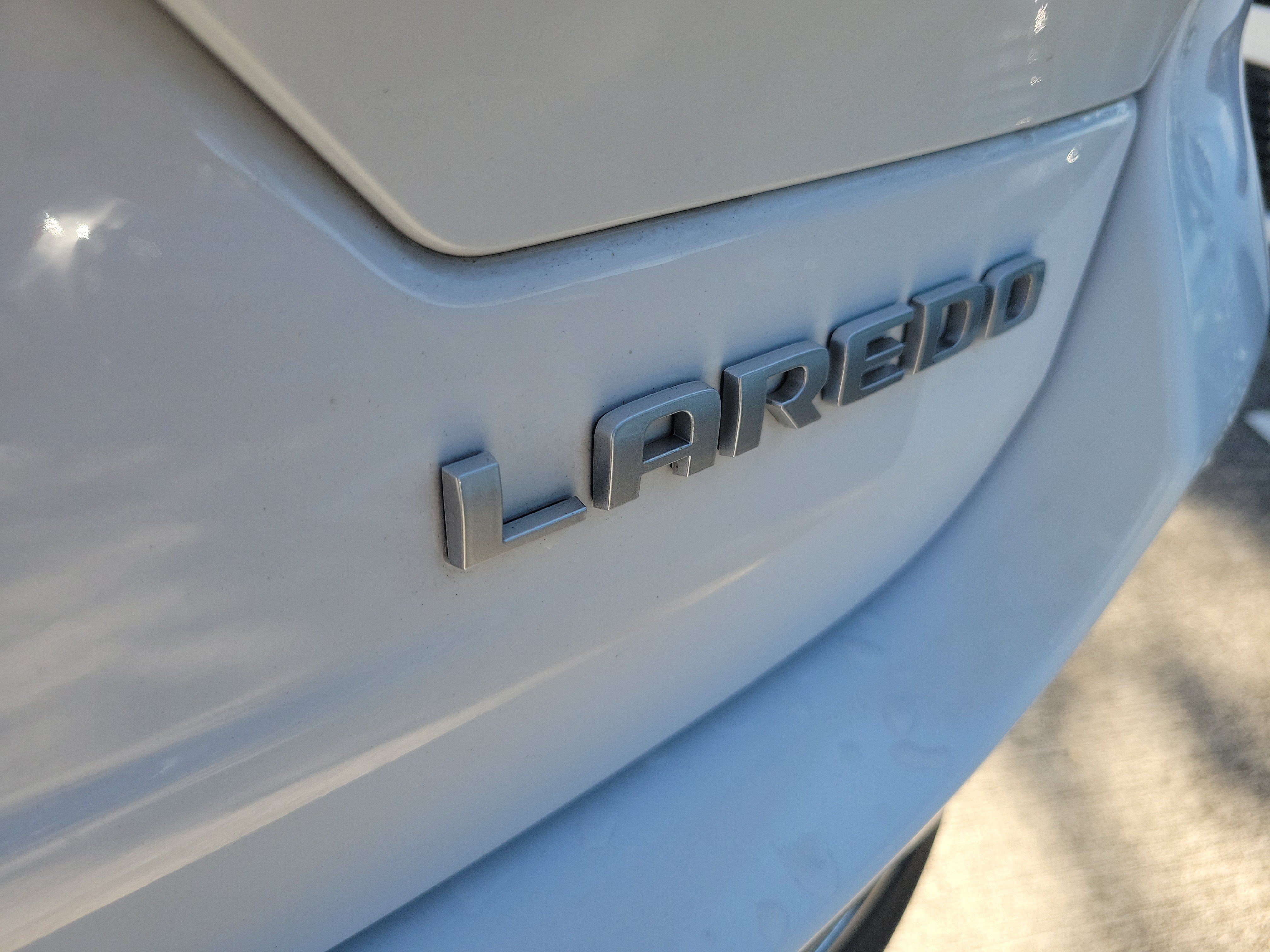Used 2025 Jeep Grand Cherokee Laredo w/ MOPAR Finishing Package AWD/4WD image 9