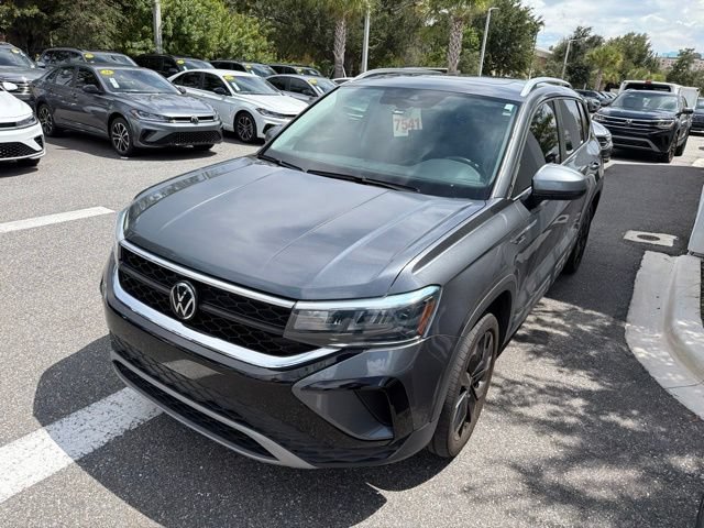 Certified 2024 Volkswagen Taos SE w/ Panoramic Sunroof Package FWD image 16