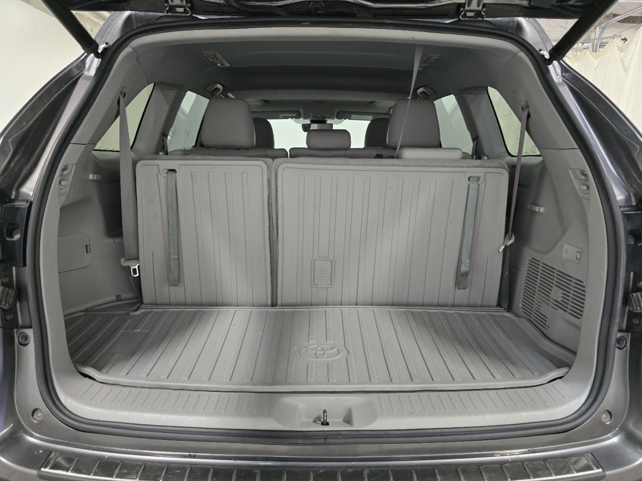 Certified 2019 Toyota Highlander Limited w/ Protection Package #3 image 20