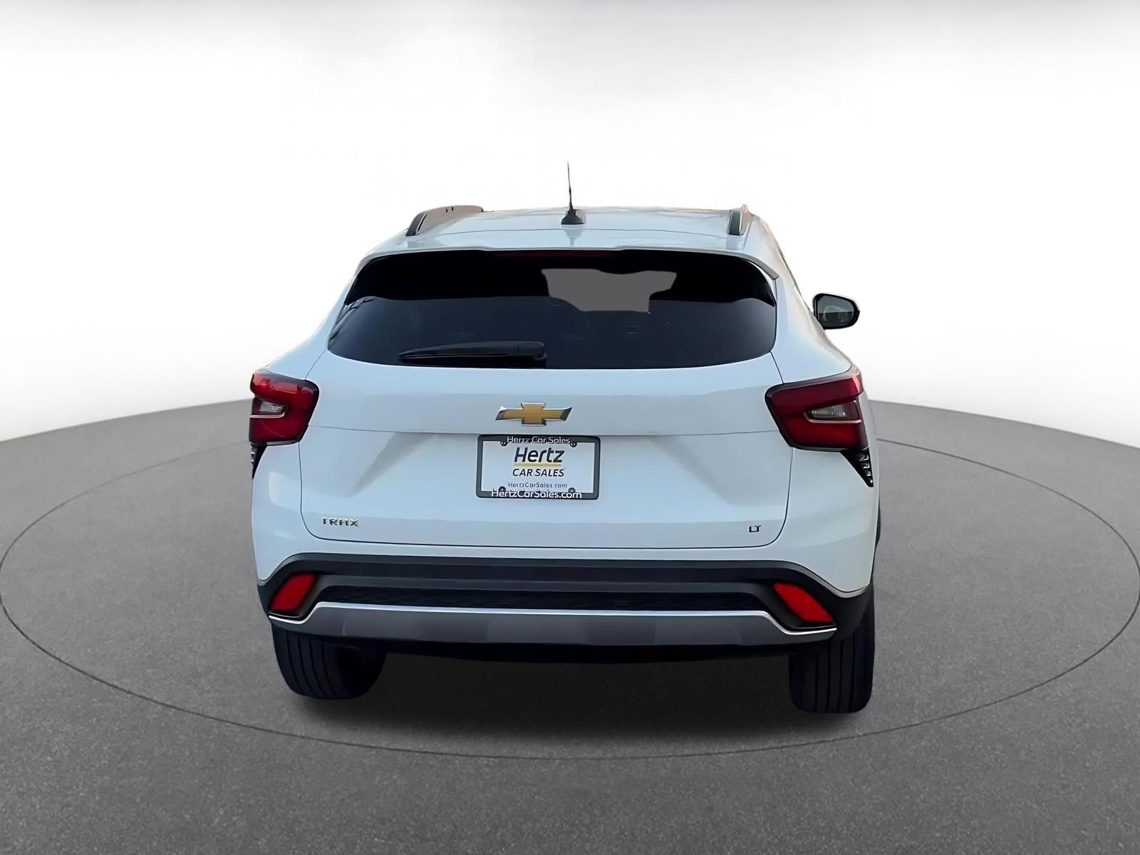 Used 2025 Chevrolet Trax LT w/ LT Convenience Package image 12