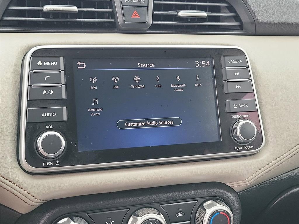 Used 2020 Nissan Versa SV FWD image 5