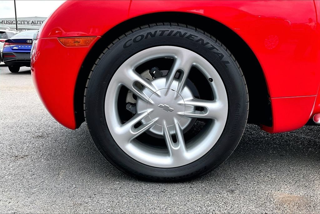Used 2003 Chevrolet SSR w/ Preferred Equipment Group RWD image 32