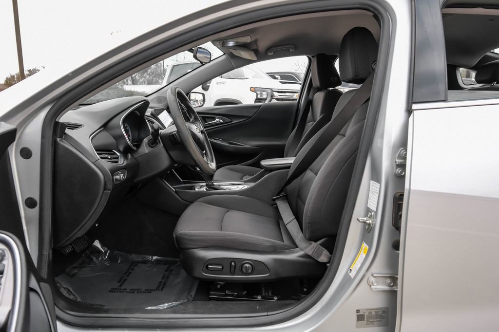 Used 2020 Chevrolet Malibu LT image 34