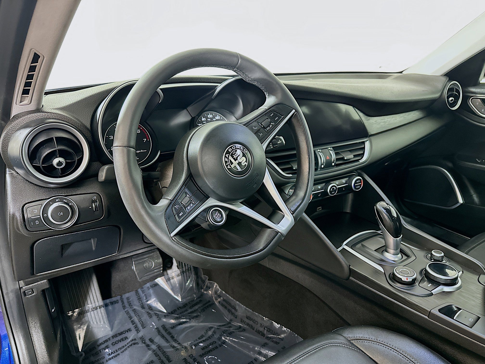 Used 2018 Alfa Romeo Giulia AWD image 9