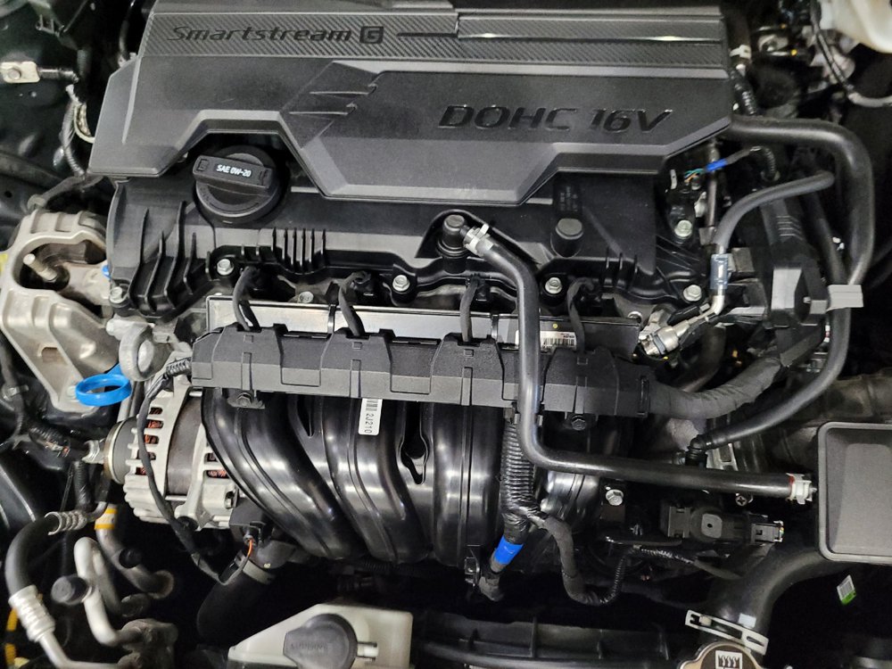 Used 2025 Hyundai Elantra Sport FWD image 30