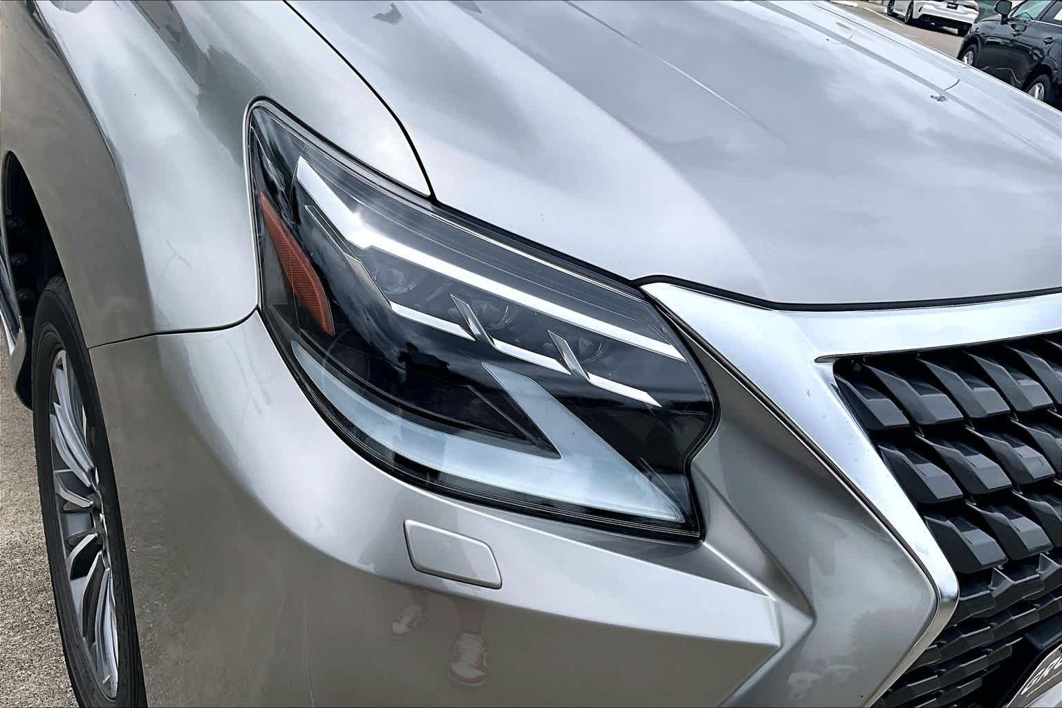 Used 2023 Lexus GX 460 Luxury w/ Accessory Package AWD/4WD image 25