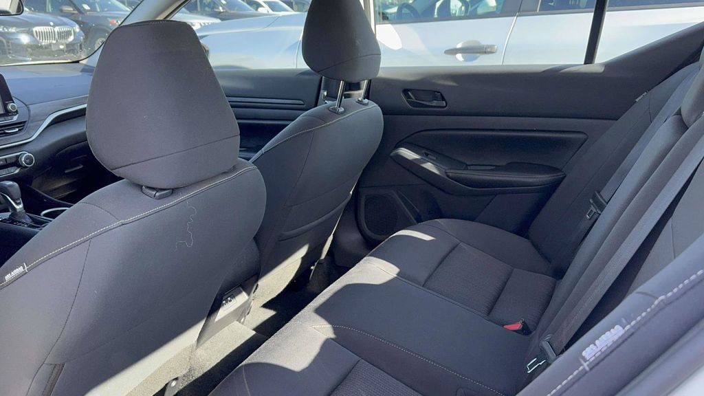 Used 2024 Nissan Altima 2.5 SV image 11