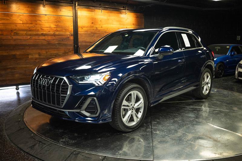 Used 2023 Audi Q3 2.0T Premium w/ Convenience Package AWD/4WD image 2