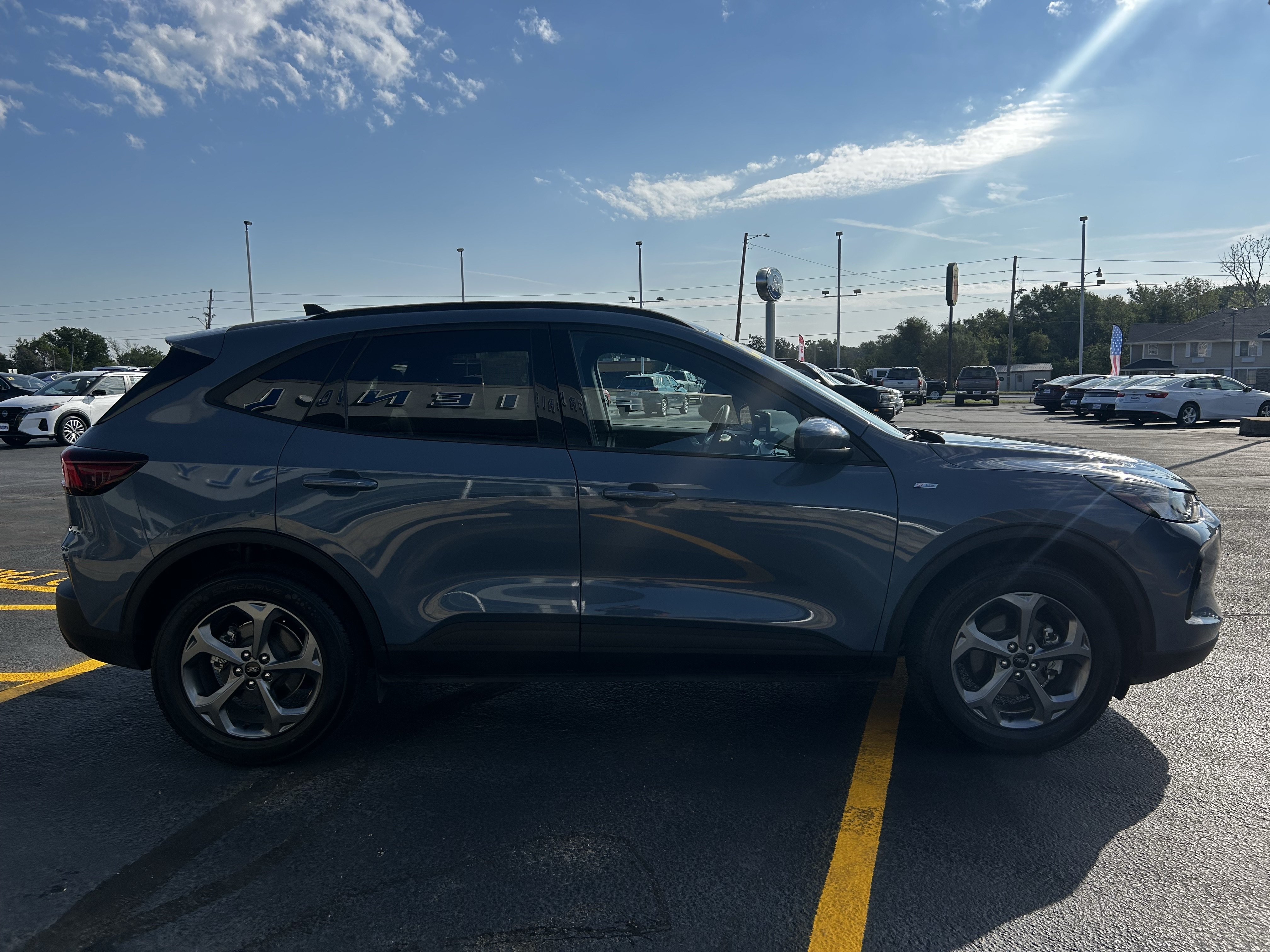Used 2025 Ford Escape ST-Line Select AWD/4WD image 4