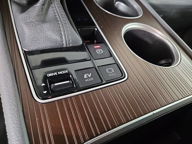 Used 2024 Toyota Sienna LE AWD/4WD image 27