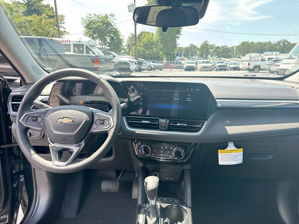 New 2026 Chevrolet TrailBlazer LT w/ LT Cold Weather Package FWD image 30