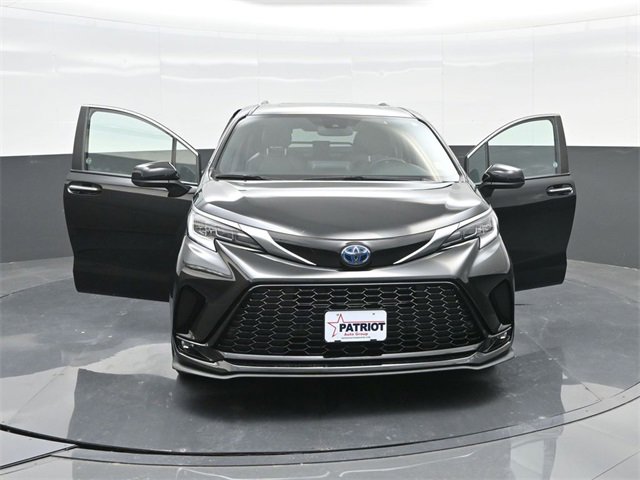 Used 2022 Toyota Sienna XSE image 66