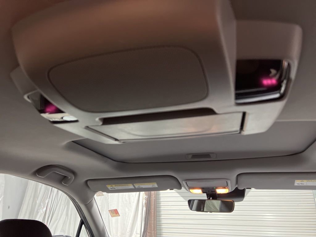 Used 2022 Honda Pilot Touring image 16