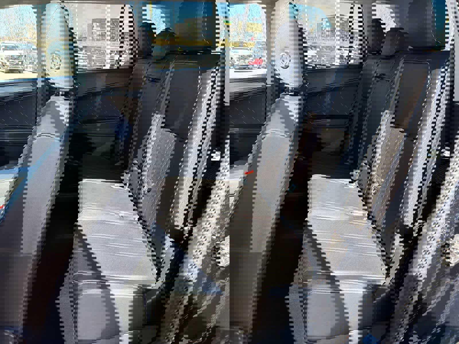 Used 2022 Volkswagen Tiguan SE w/ Panoramic Sunroof Package image 12