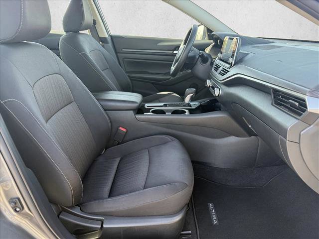 Used 2024 Nissan Altima 2.5 SV image 11