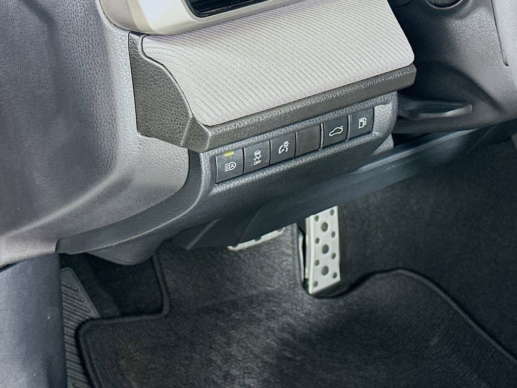 Certified 2025 Toyota Camry SE image 10
