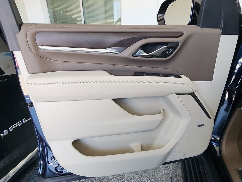 Certified 2021 GMC Yukon Denali w/ Denali Premium Package AWD/4WD image 22