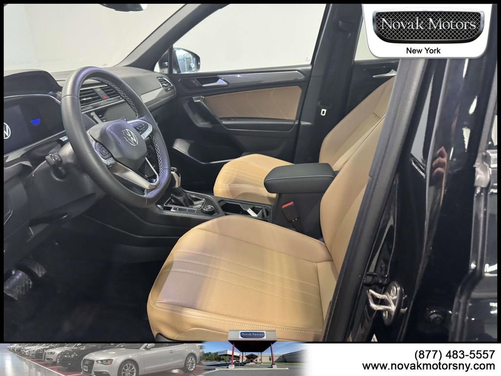 Used 2023 Volkswagen Tiguan SE image 12