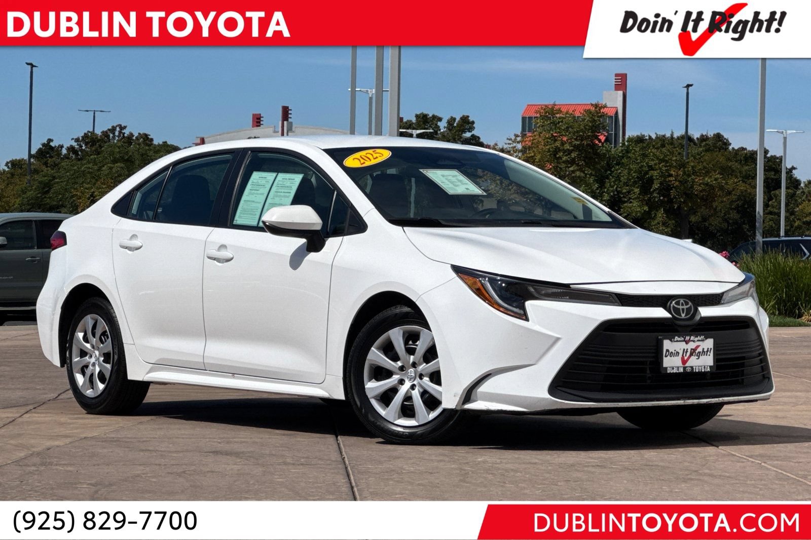 Certified 2025 Toyota Corolla LE FWD image 1