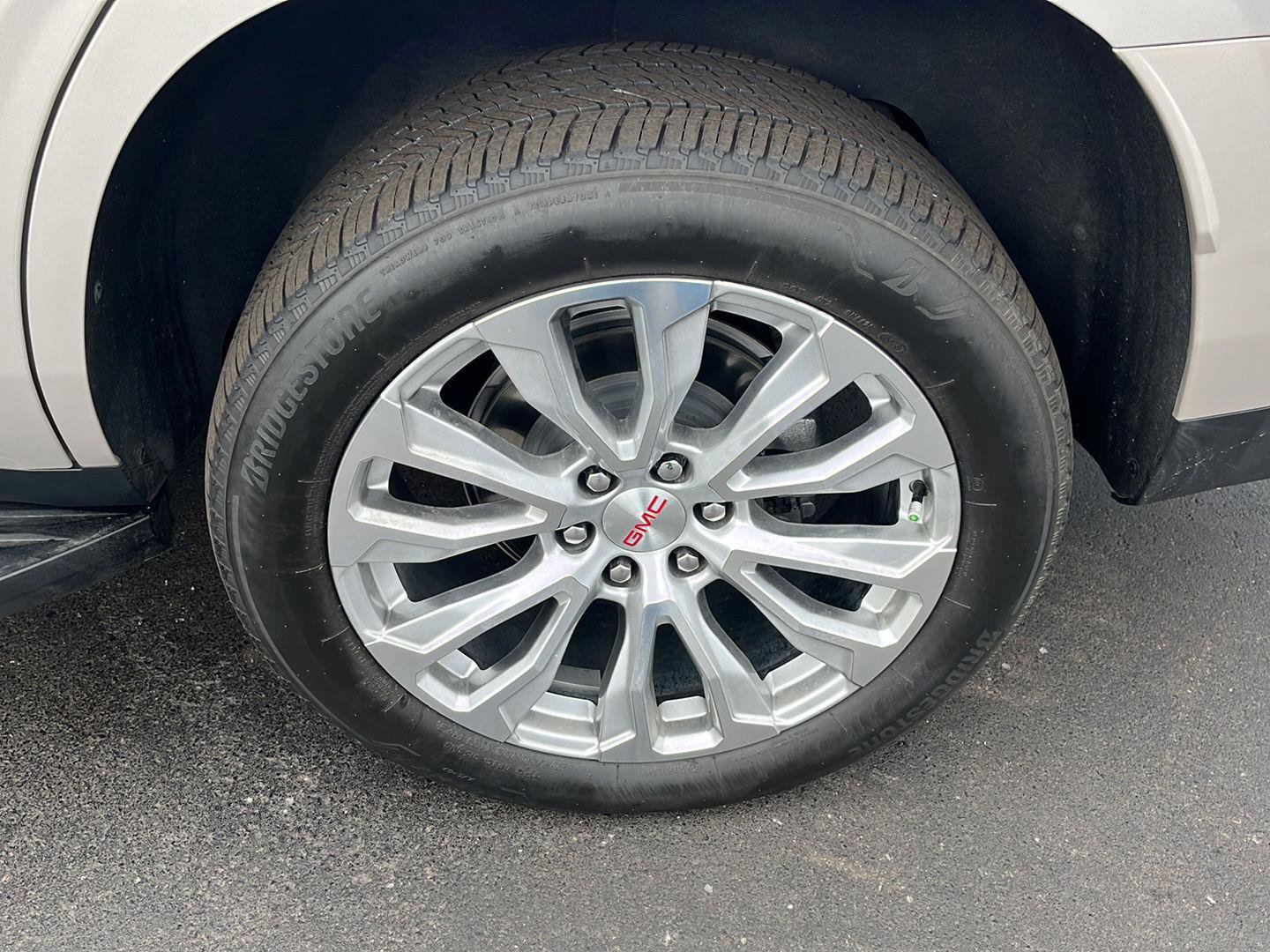 Used 2024 GMC Yukon Denali w/ Advanced Technology Package image 39