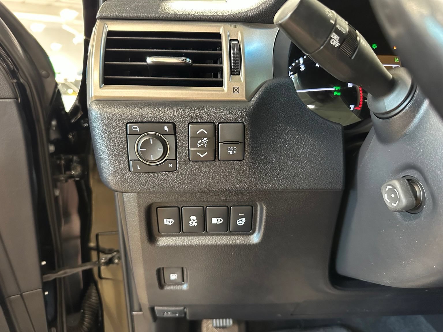 Used 2021 Lexus GX 460 Premium w/ Premium Package AWD/4WD image 24
