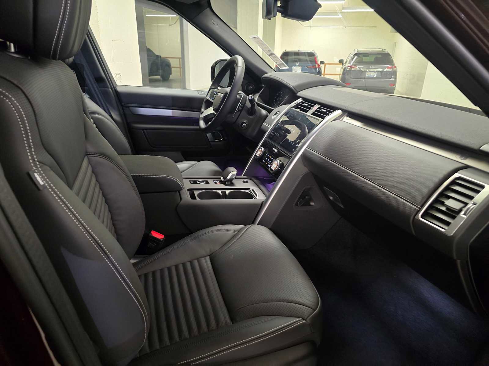 New 2026 Land Rover Discovery Limited Edition AWD/4WD image 11