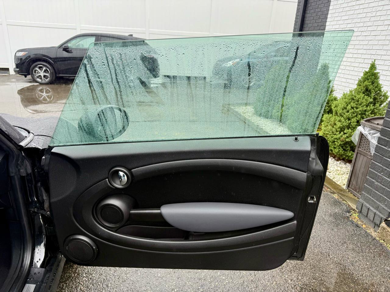 Used 2011 MINI Cooper Convertible FWD image 17