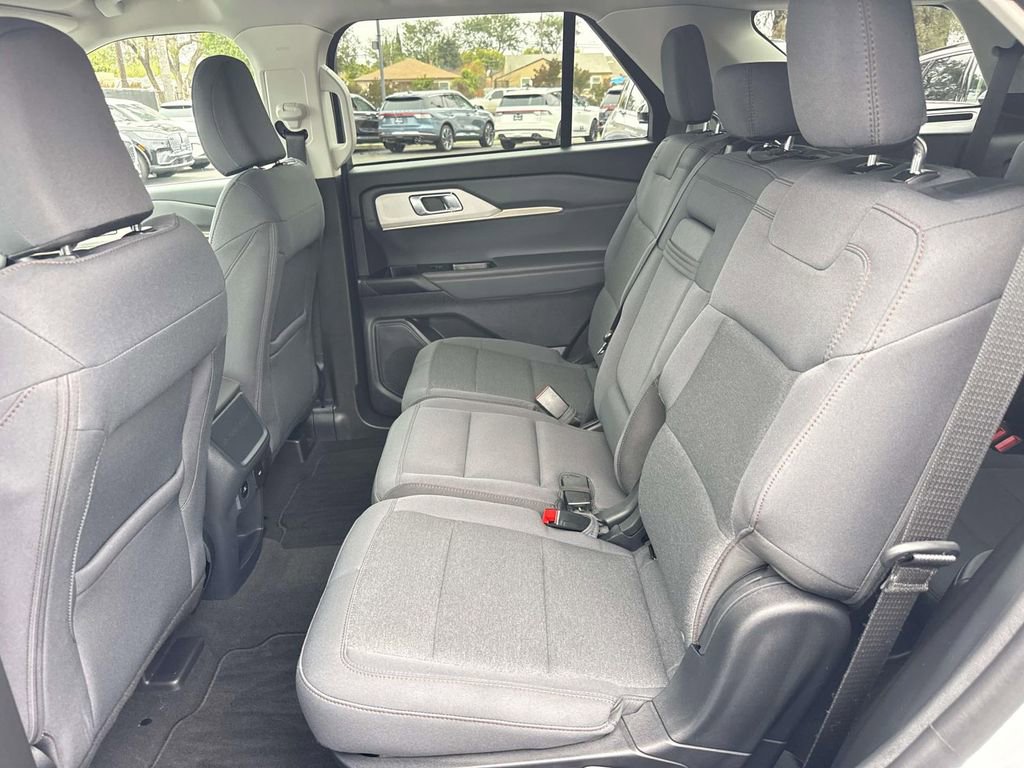 Used 2025 Ford Explorer Active image 9