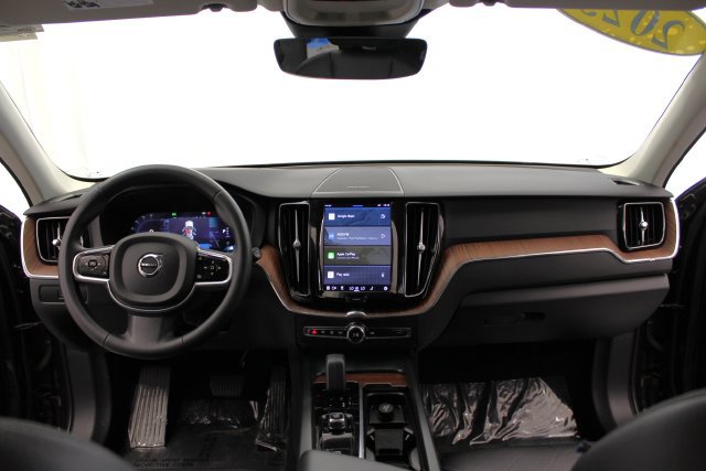 Used 2023 Volvo XC60 B5 Plus w/ Protection Package Premier AWD/4WD image 27
