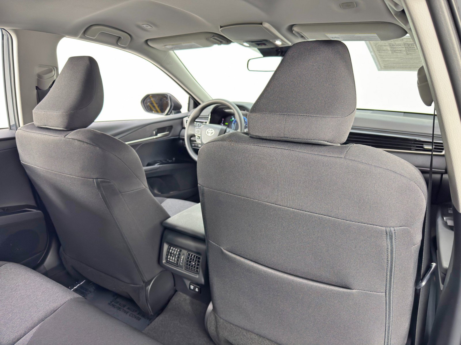 Used 2025 Toyota Camry LE image 33
